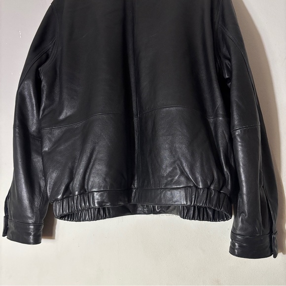 Covington Men's Classic Black Bomber Jacket - Picture 8 of 16